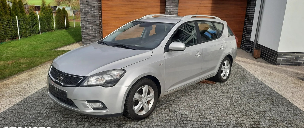 Kia Ceed cena 18700 przebieg: 236000, rok produkcji 2012 z Słupsk małe 326